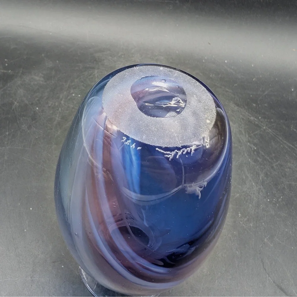 Robert  Lichtenmann Signed 1986 Hand Blown Art Glass Vase Blue Purple Studio